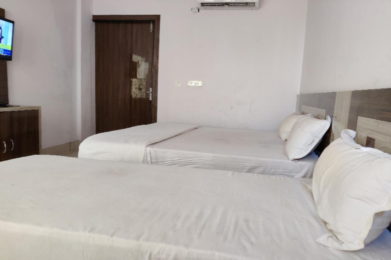 Oyo Hotel Laksh Kurukshetra Exteriér fotografie