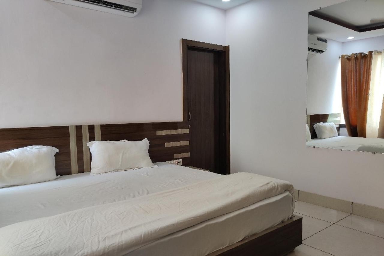 Oyo Hotel Laksh Kurukshetra Exteriér fotografie