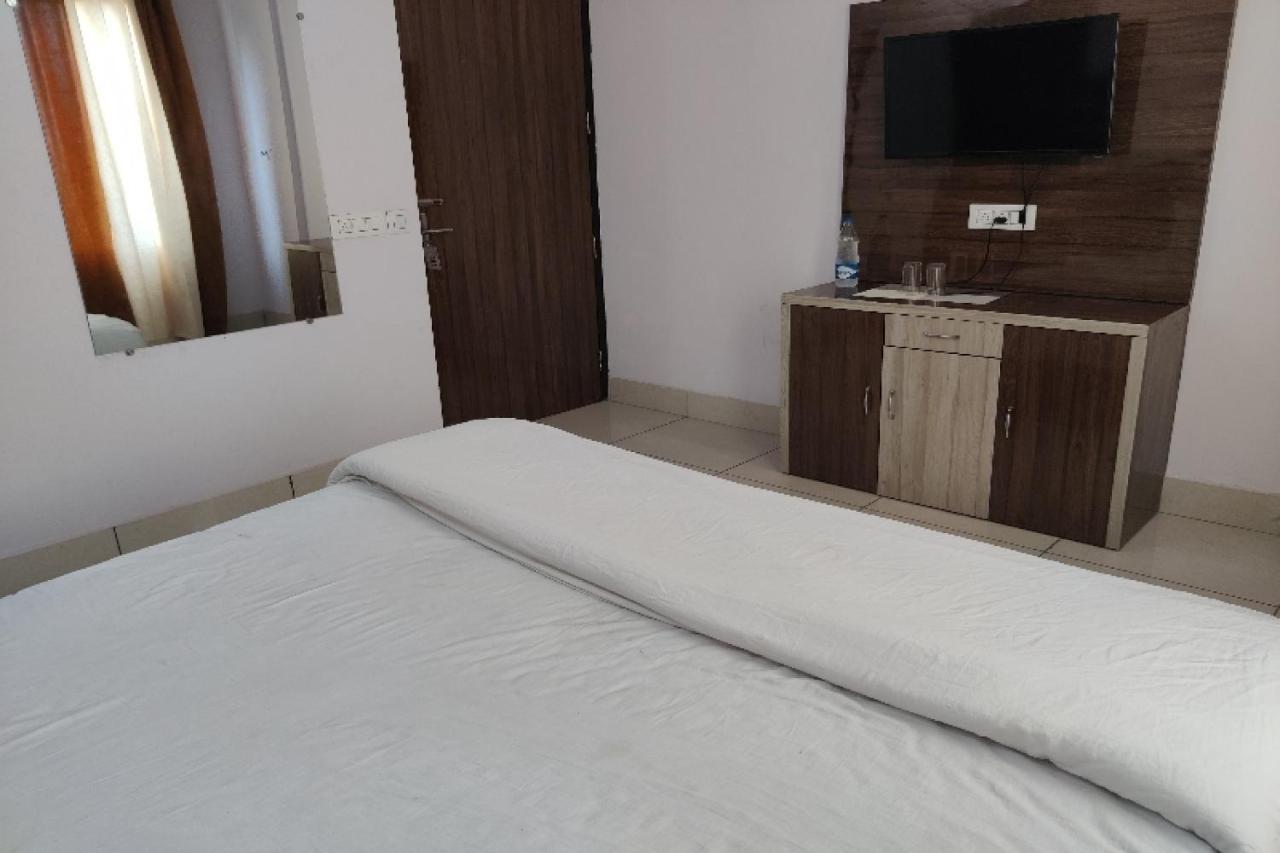 Oyo Hotel Laksh Kurukshetra Exteriér fotografie