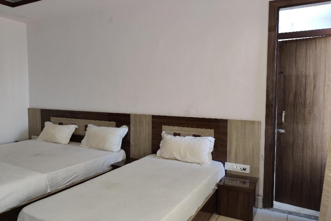 Oyo Hotel Laksh Kurukshetra Exteriér fotografie