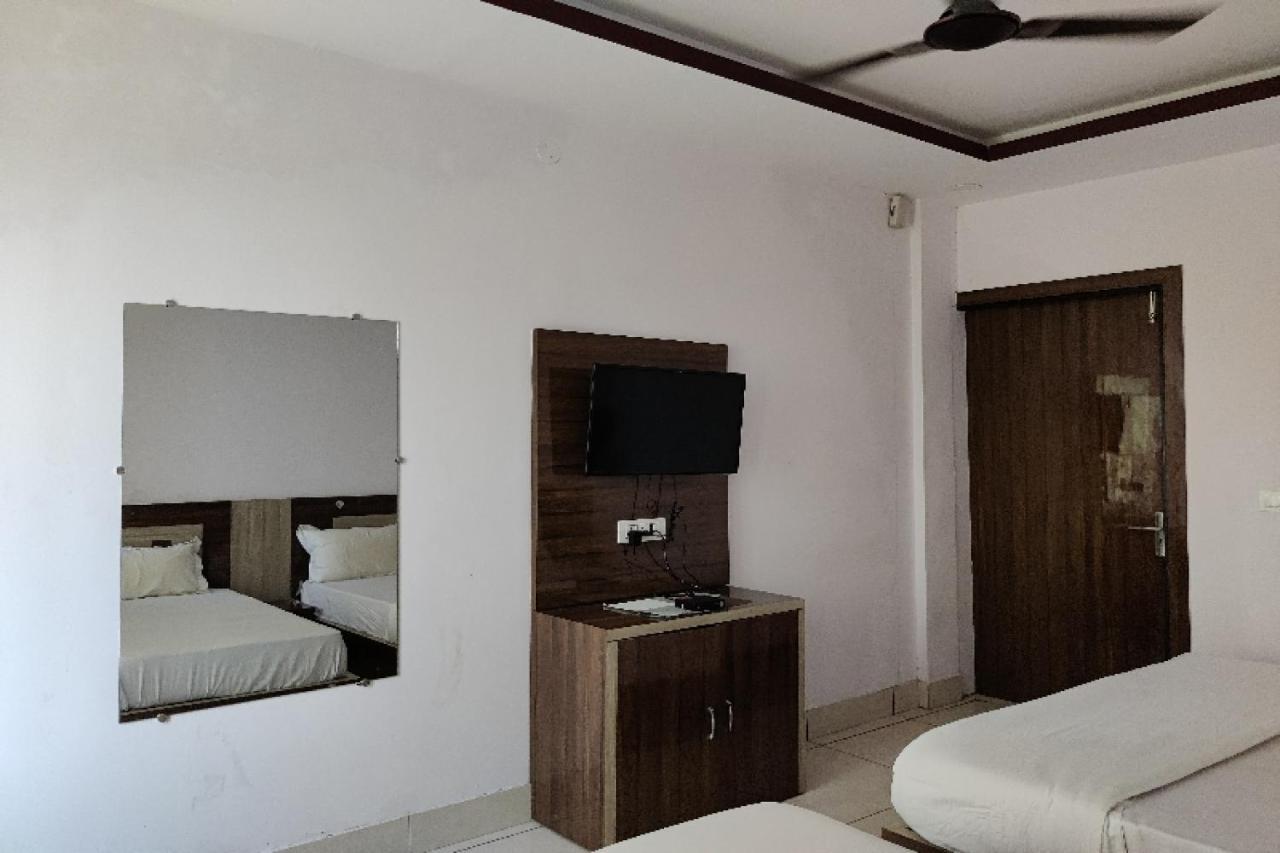 Oyo Hotel Laksh Kurukshetra Exteriér fotografie
